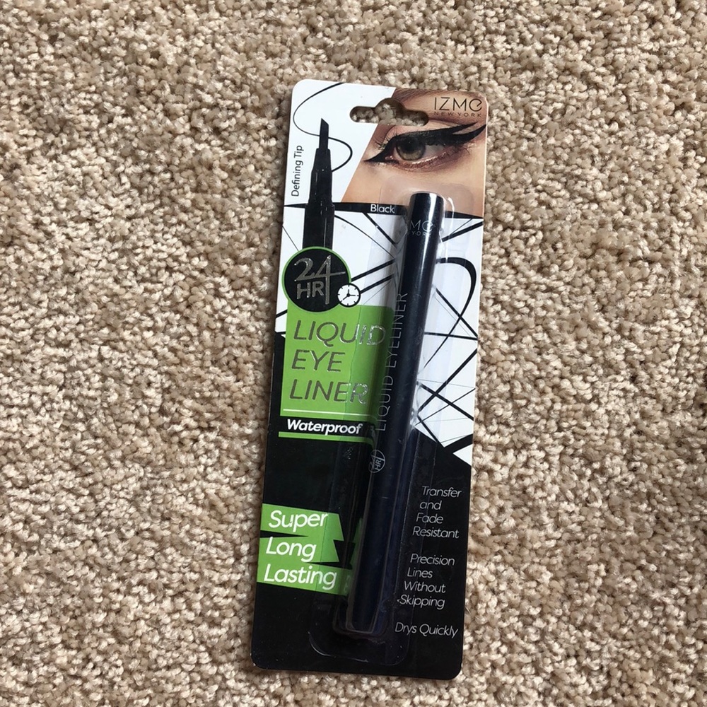 🌻 liquid eye liner 🌻